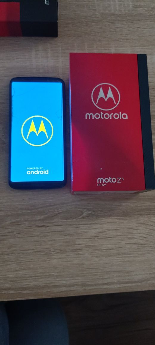 Motorola Moto Z3  +  motomods
