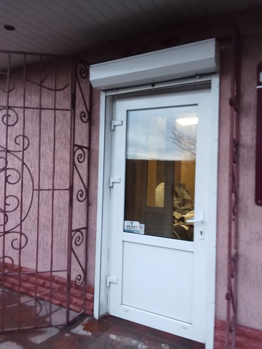 Вхідні металопластикові двері б/у