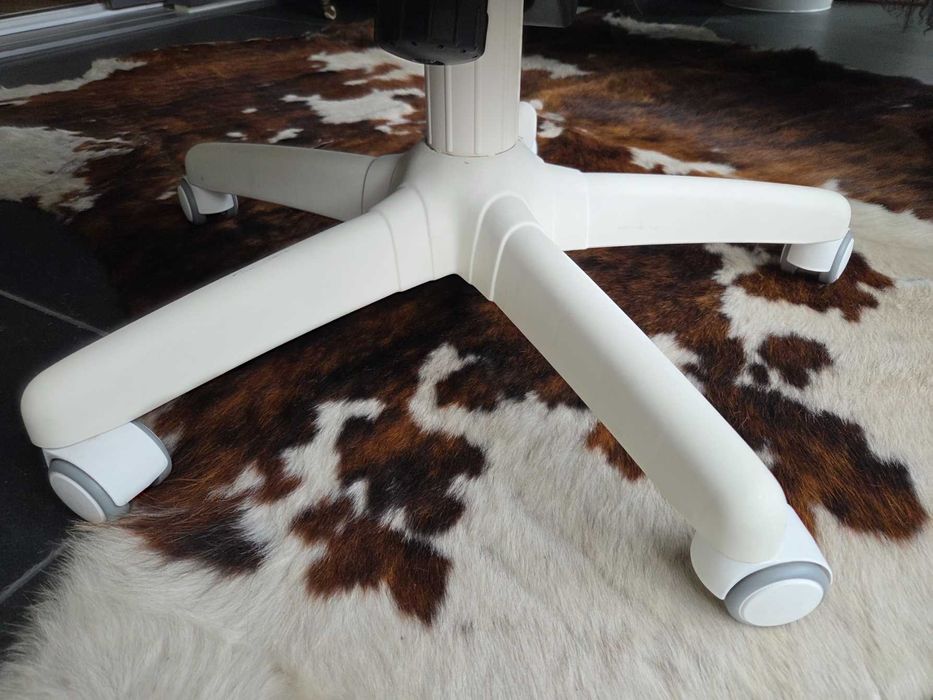 Fotel biurowy IKEA Lenny jak nowy