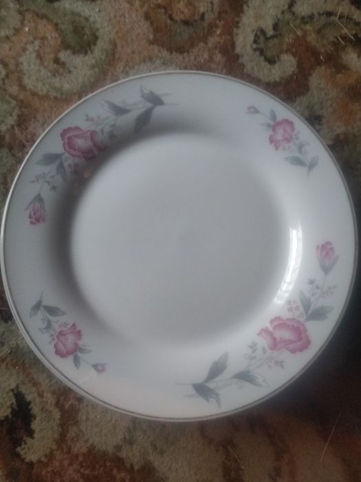 Zestaw talerzy 17 szt