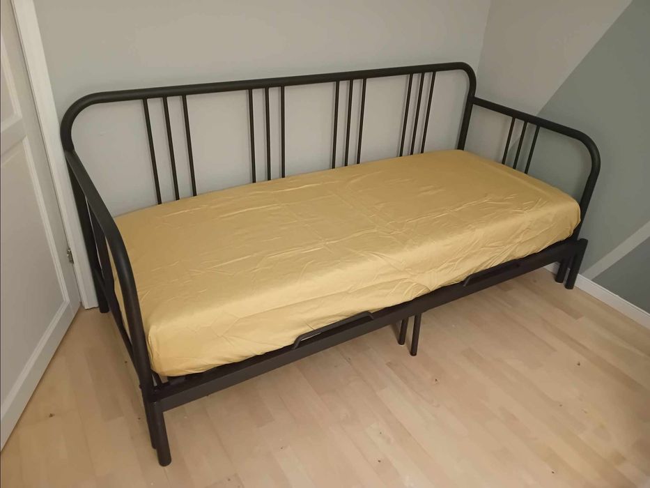 Łóżko Ikea Fyresdal z materacami