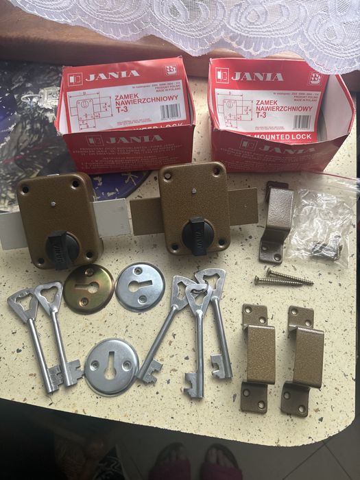 Zamek Jania T-3 nawierzchniowy