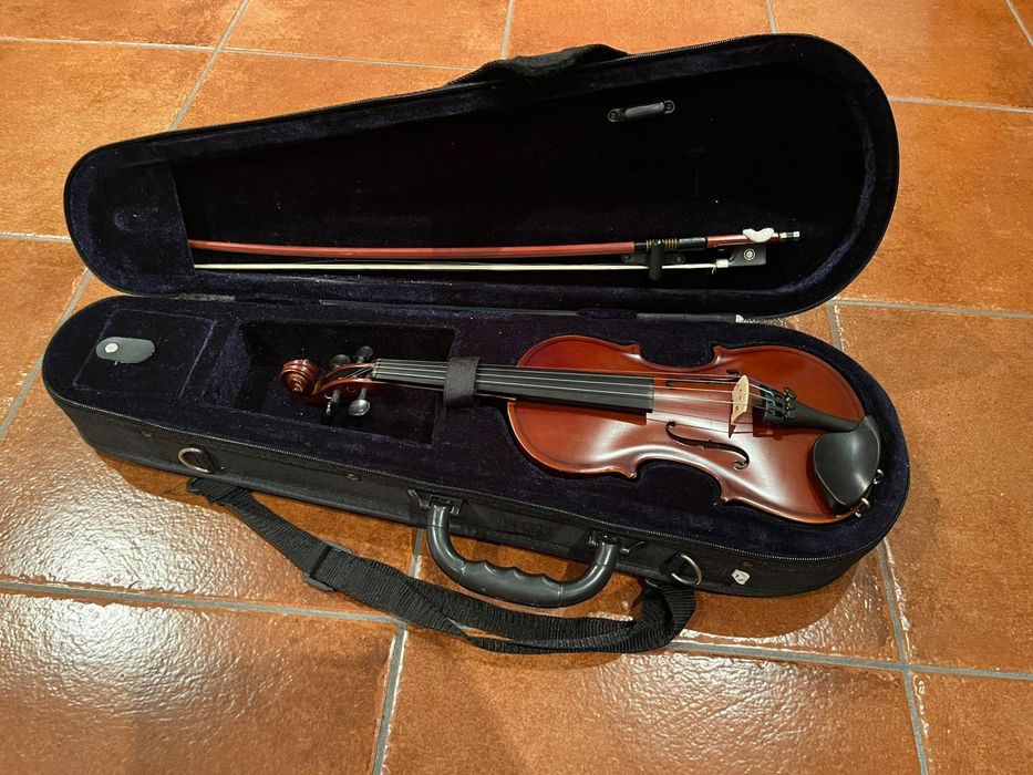Violino 1/16 , arco e  caixa