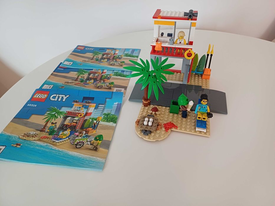 LEGO CITY Stanowisko ratownicze na plaży 60328