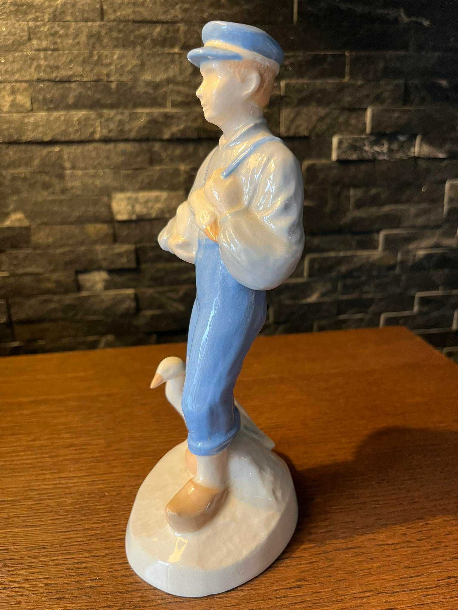 Mężczyzna i gęś kaczka porcelanowa figurka