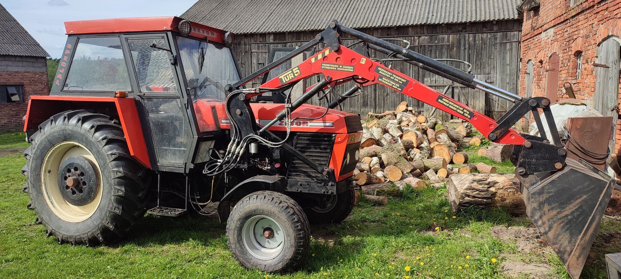 Zetor 8011 z Turem 2 sekcyjnym