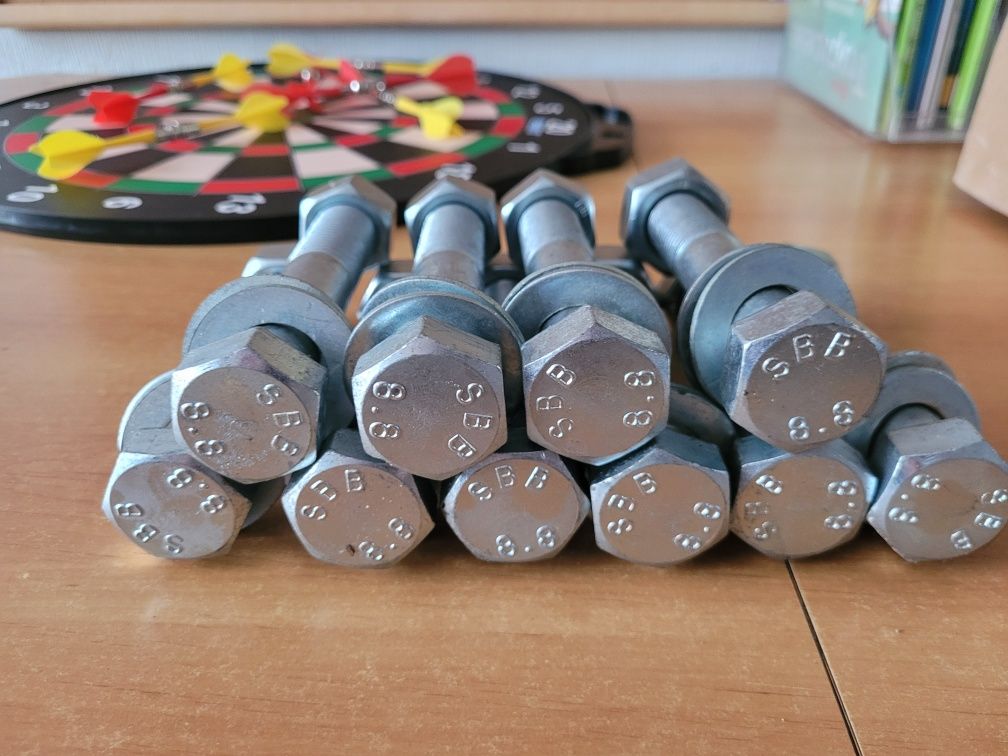 Śruby m22 klasa 8.8 ocynk