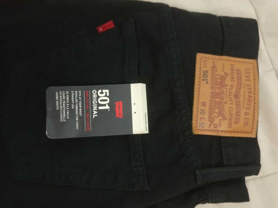 Calças LEVIS NOVAS tamanho W30 L32