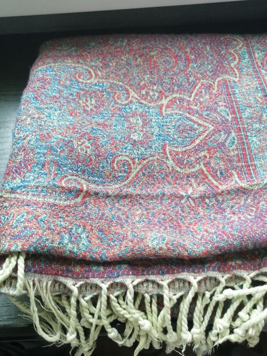 Szal, szalik, mandala, frędzle