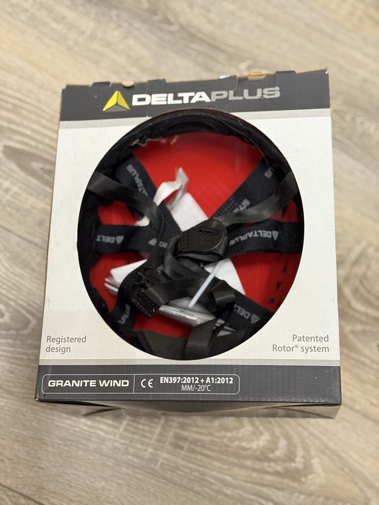 Каска DELTA PLUS защитная новая