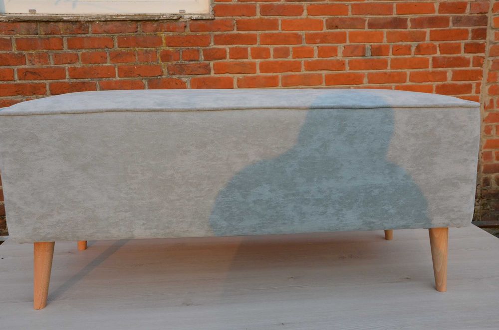 Pufy ala loft do przedpokoju sypialni
