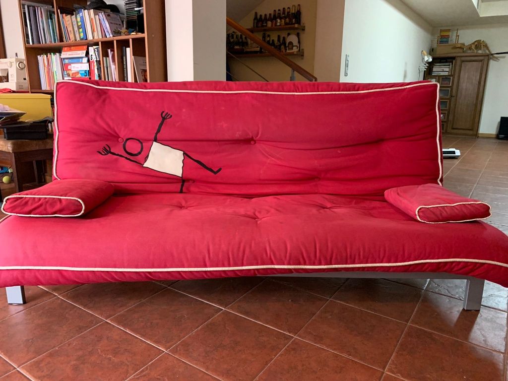 Sofá cama usado vermelho
