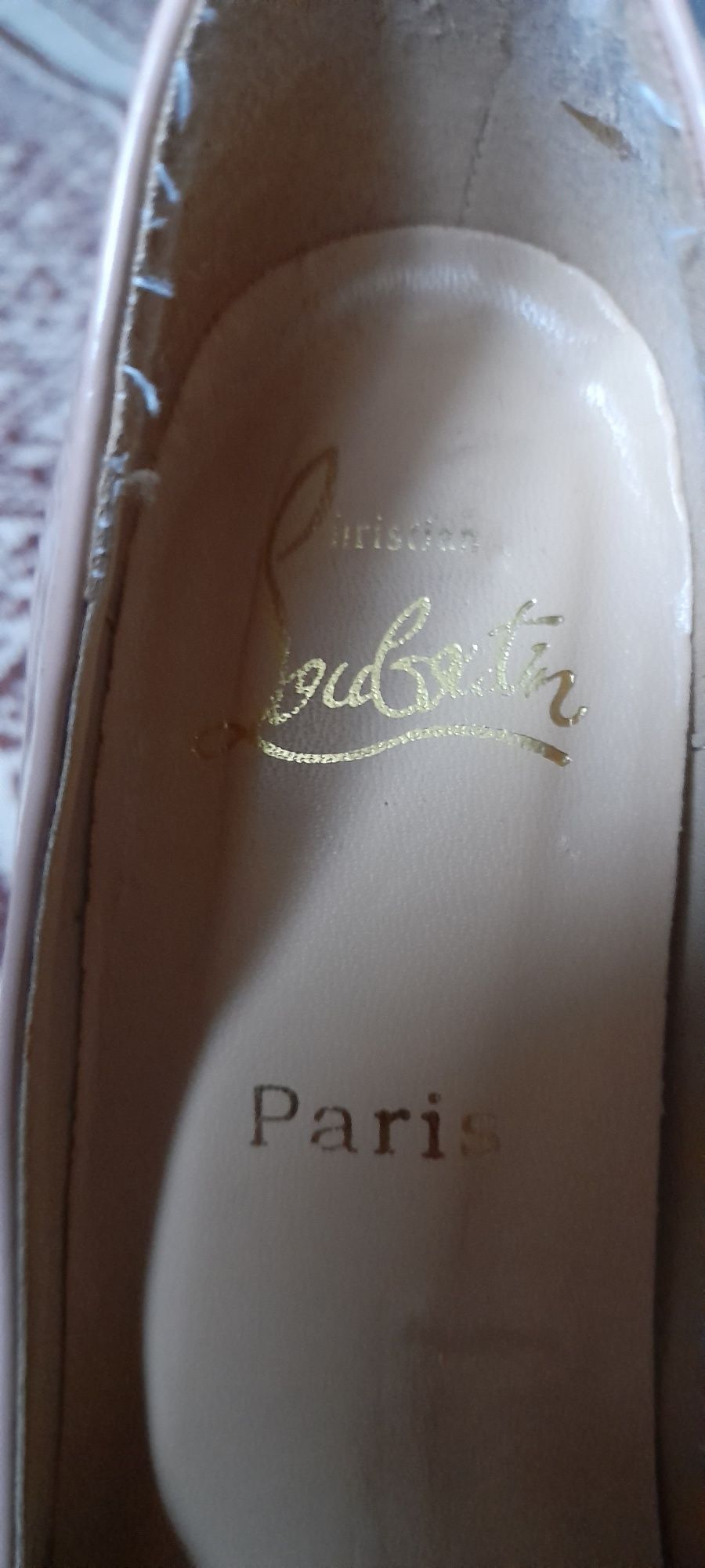 Szpilki nude Christian Louboutin