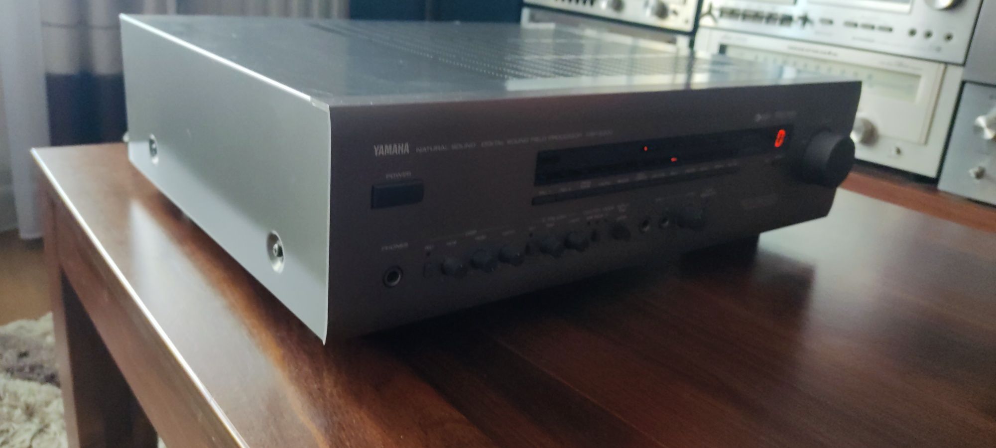 Yamaha dsp e 300 wzmacniacz