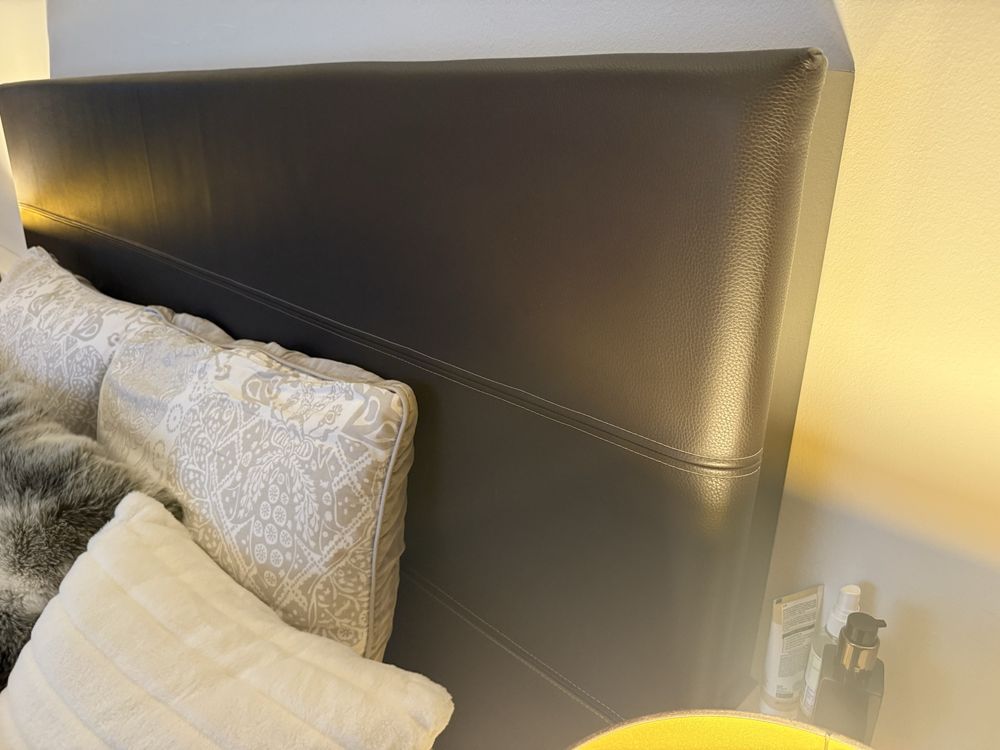 Komplet sypialniany na wymiar – łóżko 220x200, szafki, półki, lampki