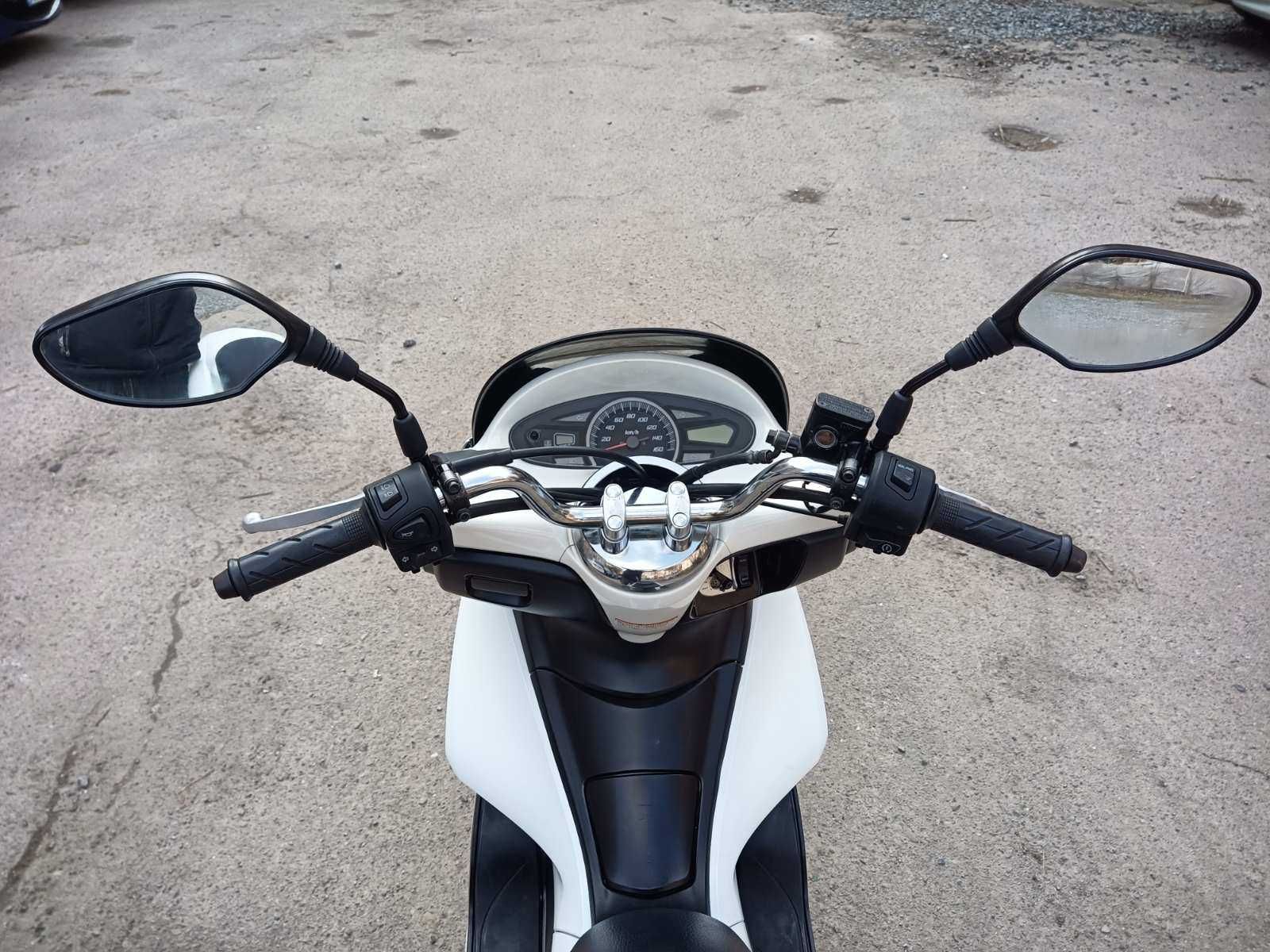 Honda PCX 125 скутер
