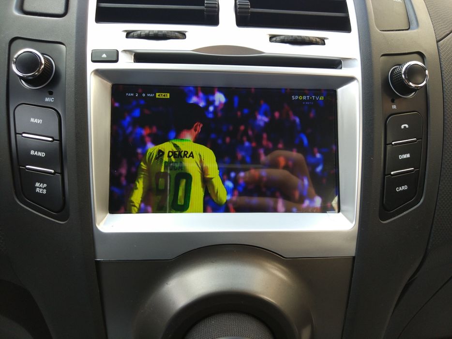 Auto rádio Toyota Yaris GPS Bluetooth USB Wi-Fi Android