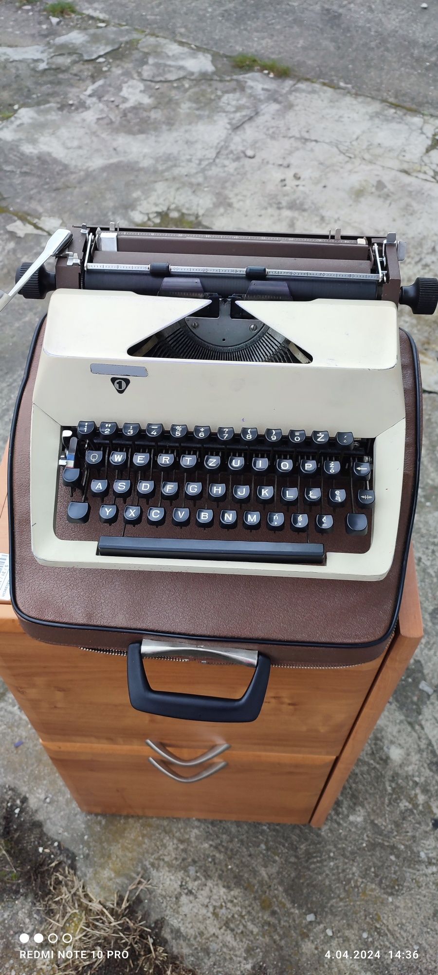 PREDOM Maszyna do pisania z futerałem
