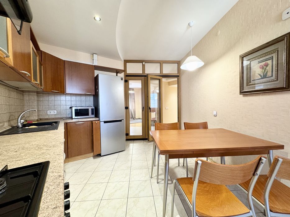 Продаж квартири 3-х кімн 118 м2 на Ливарна 9