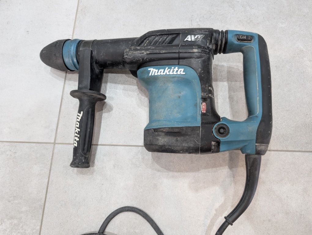 Młot udarowy Makita HM0871C