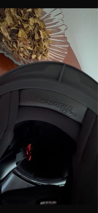 Capacete scorpion  novo com caixa L
