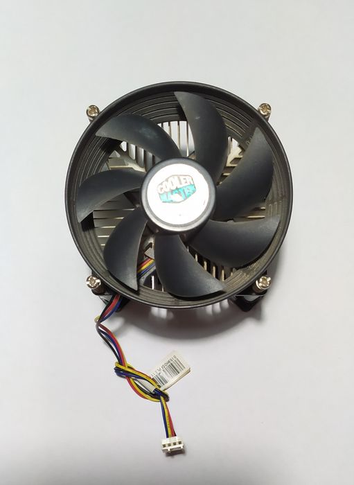 Система охлаждения под процессор AMD на 4 пина.