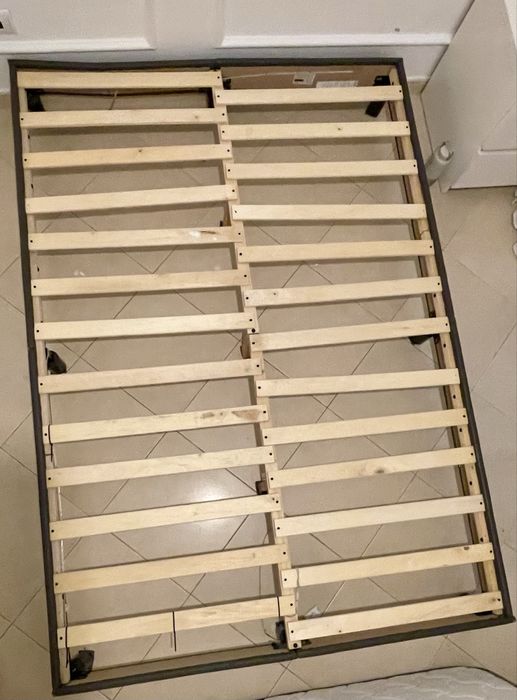 Cama + estrado cama em madeira IKEA