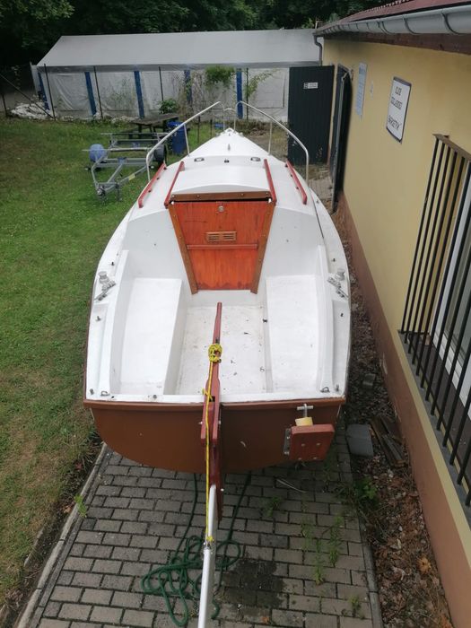 Jachta Nash 20.