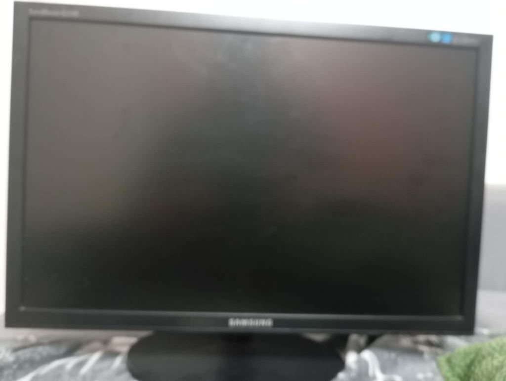 Monitor Samsung SyncMaster S22C450DW DisplayPort klasa A (bardzo dobry