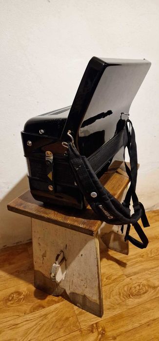 Acordeão Hohner Bravo III 96