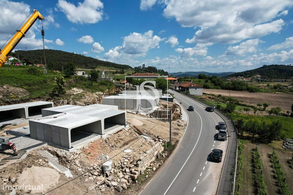 Moradia Térrea com Piscina - NOVA