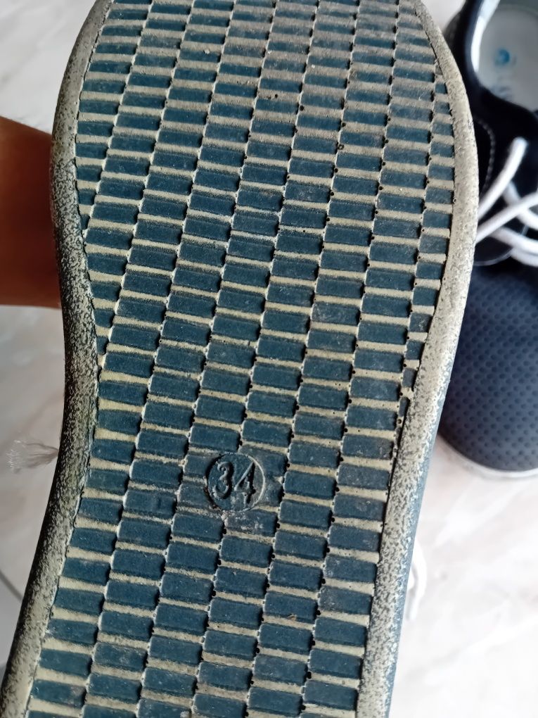 Eleganckie buty chłopięce