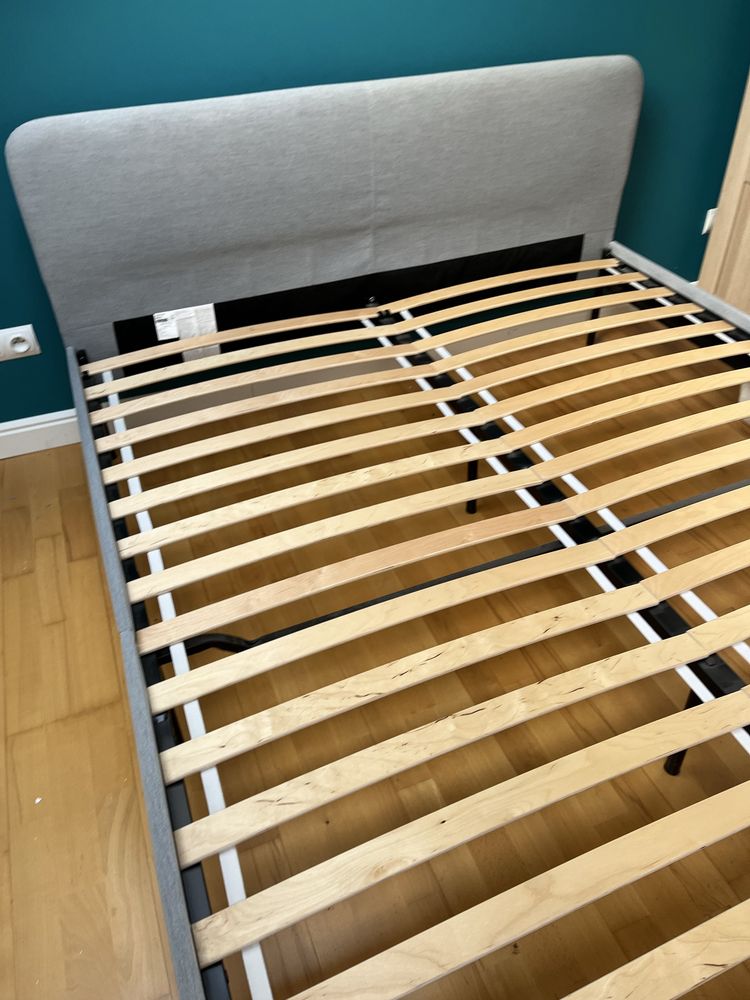 Łozko ikea slattum