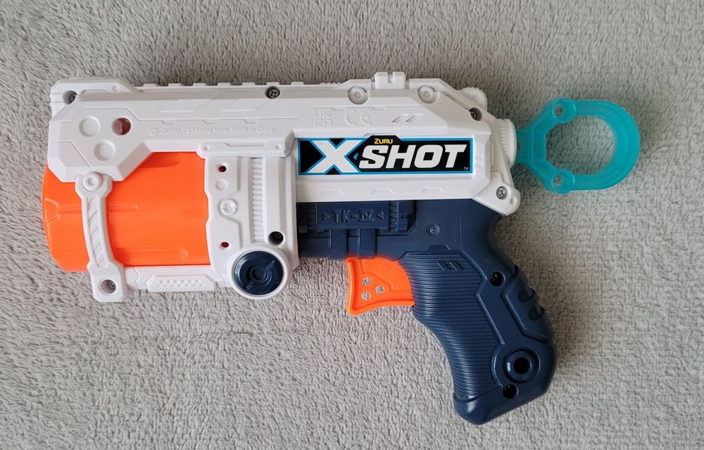 Pistolet zuru x shot