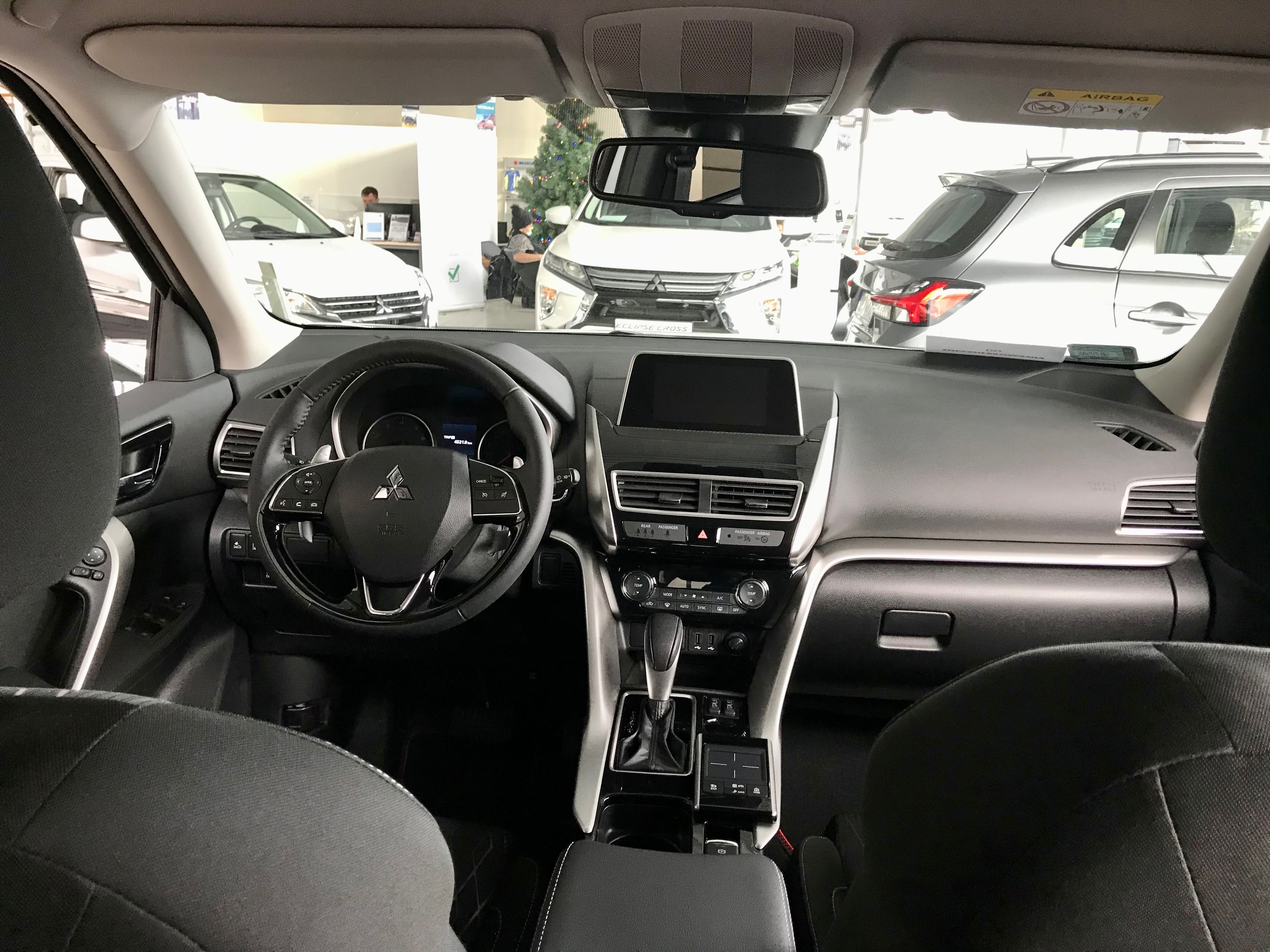 Mitsubishi Eclipse Cross Salon Pl