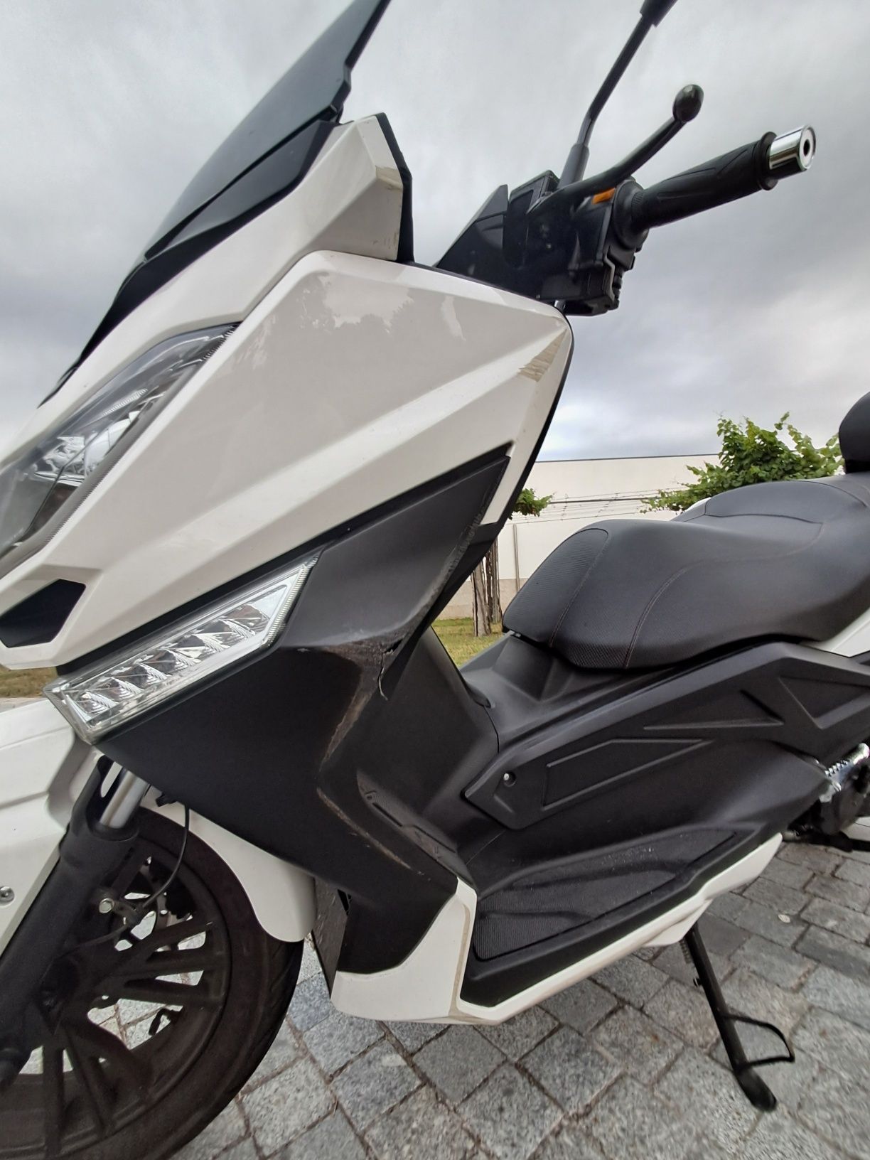 Znen goes T-Max 125cc