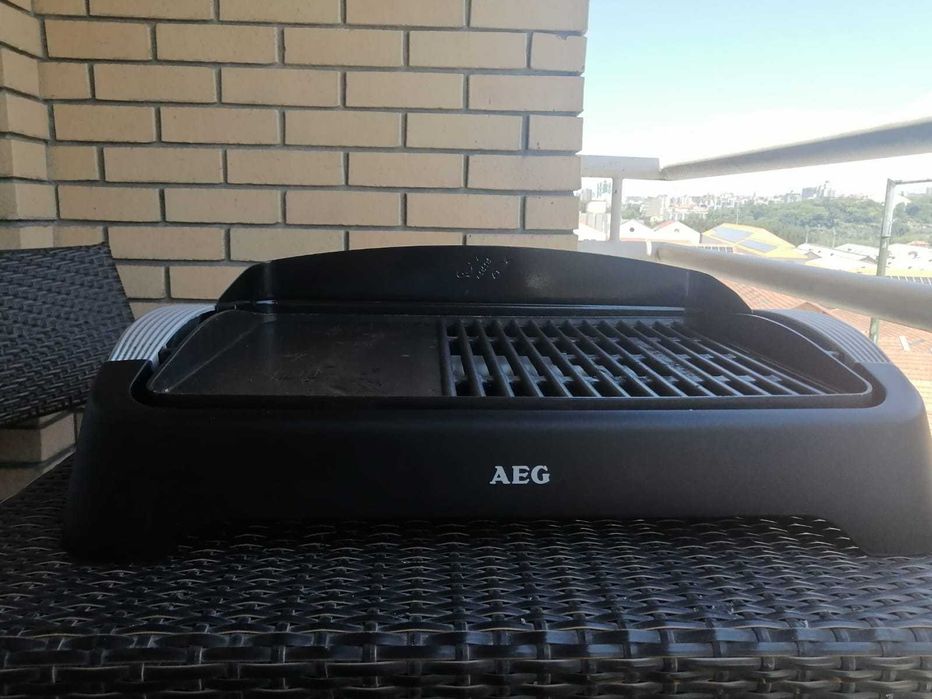 Grelhador eléctrico sem fumo AEG