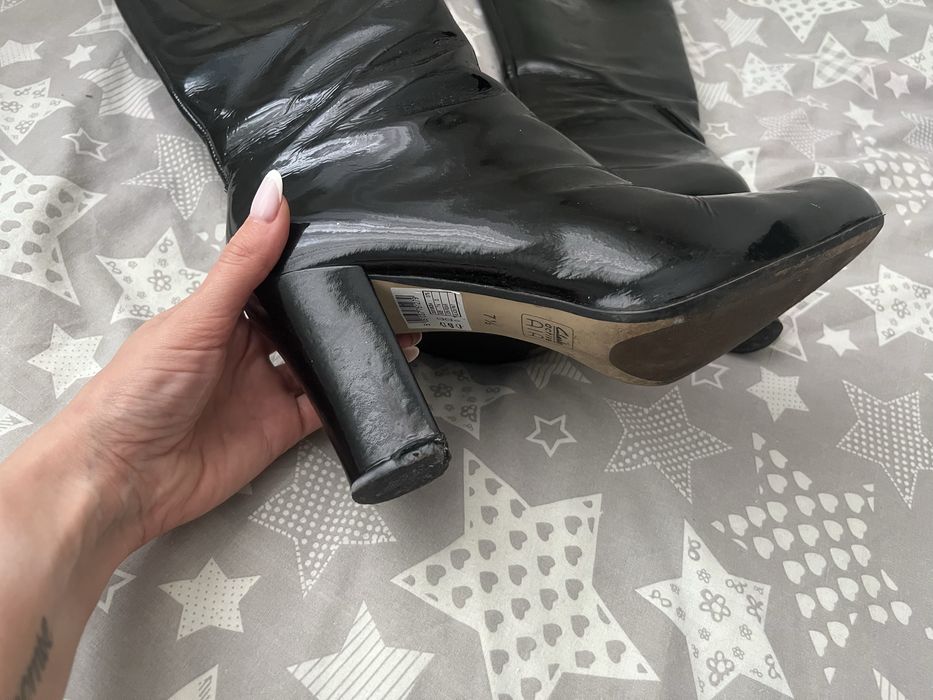 Продам сапоги натуральный лак