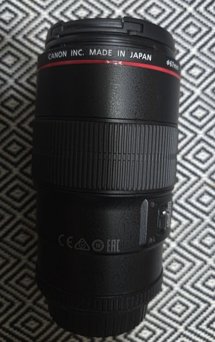 Canon EF 100 macro 2.8 L IS USM