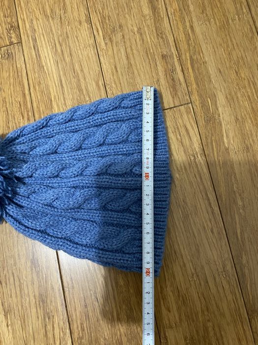 Niebieska czapka dziecięca z pomponem