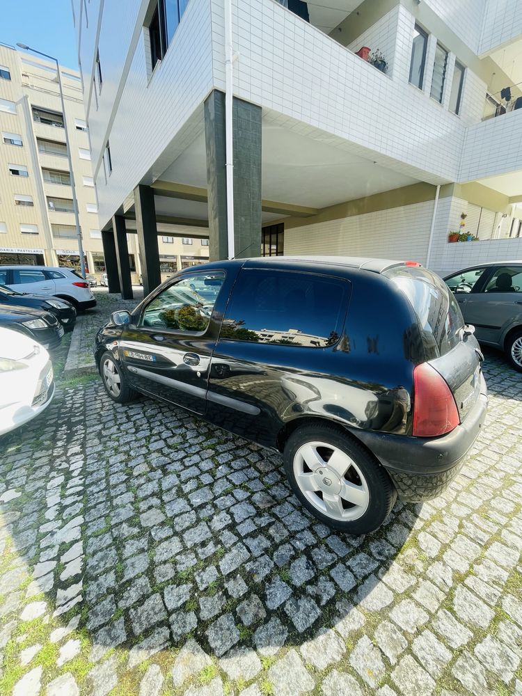 Clio Comercial 1.9