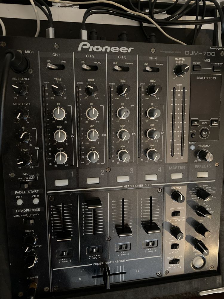 Mikser Pioneer DJM700 + case