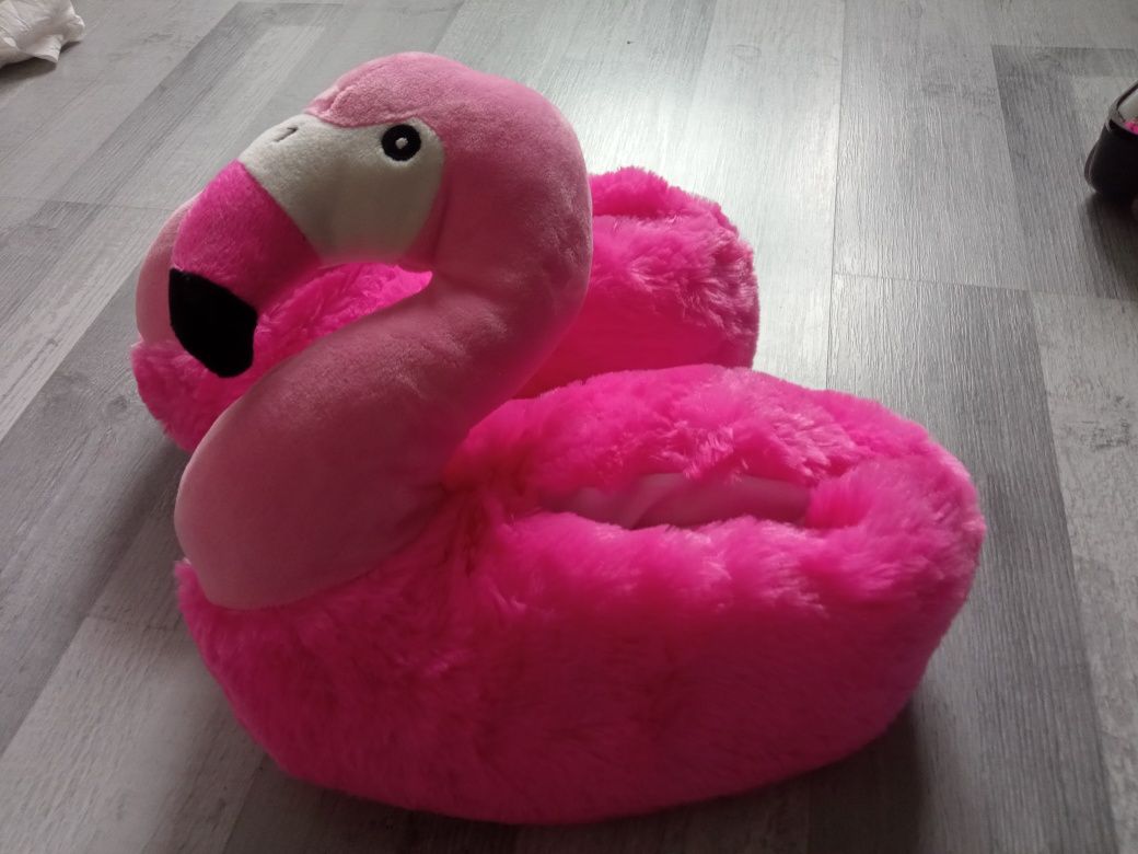 Ciepłe kapcie flamingi