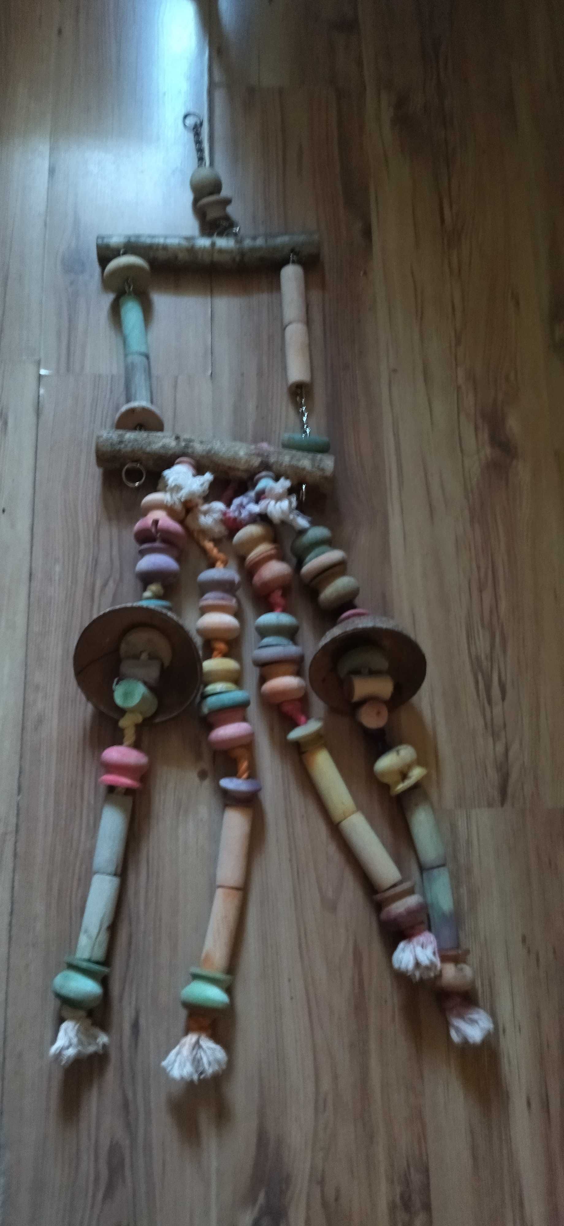 Zabawka dla dużych papug