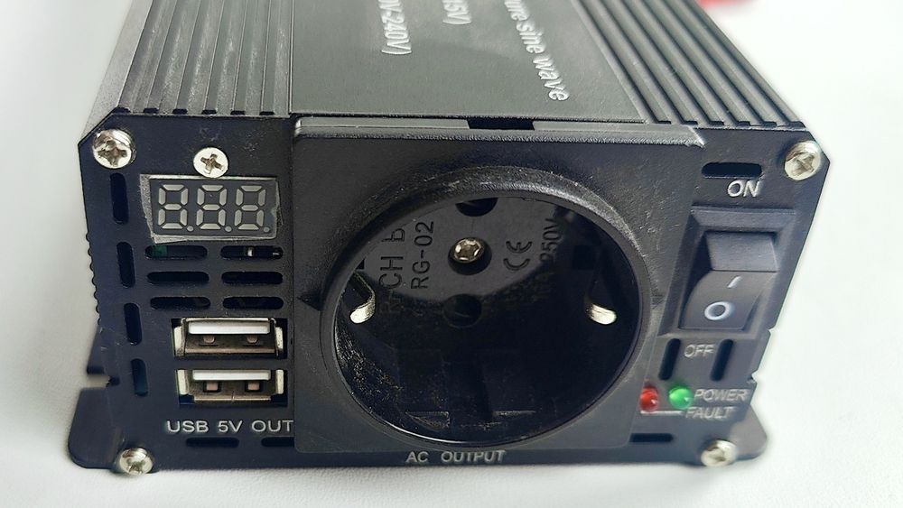 Надійний інвертор -12V ~220V Foval 2600W - на період відключень світла