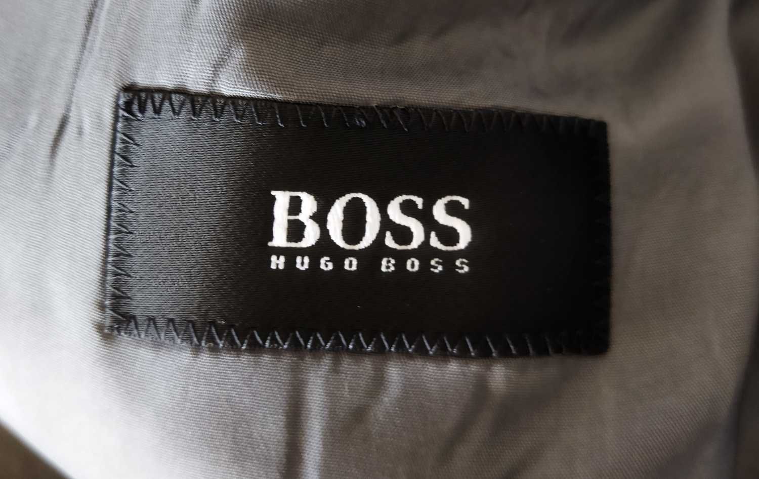 Fato Hugo Boss impecável