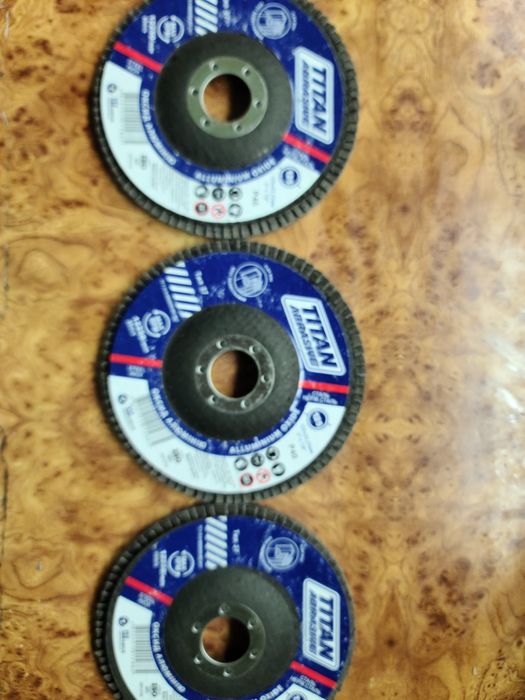 Лепестковий круг 125 мм P40  Титан-Абразив