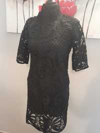 Czarna elegancka sukienka koronkowa koronką S 36