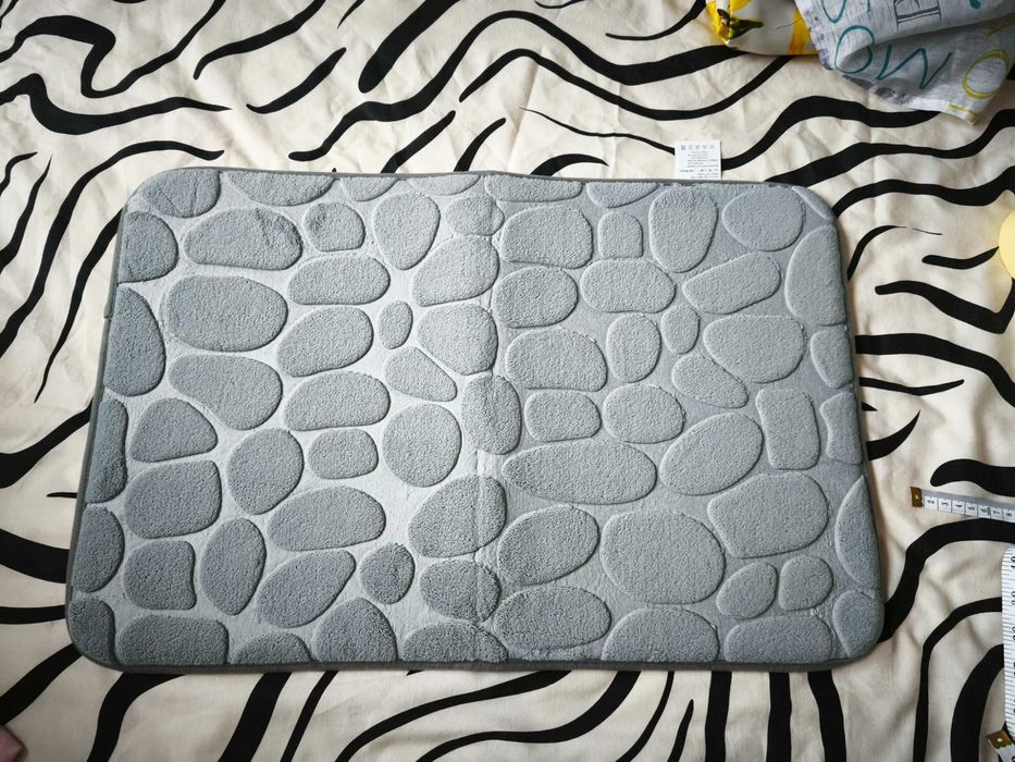 Dywanik łazienkowy miękki 40x60cm szary, imitacja kamieni