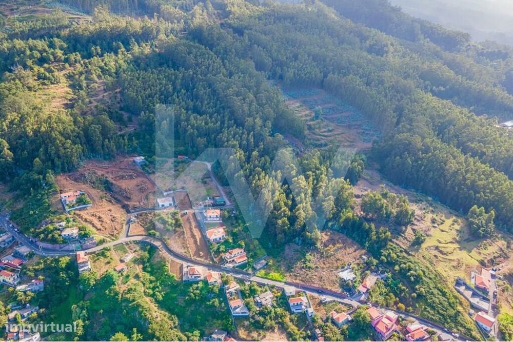 Grande Lote De Terreno Com 17.955 M2 | Jardim Da Serra | Vista Mar Des